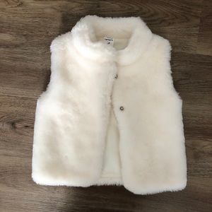 Carter’s 3T fuzzy vest